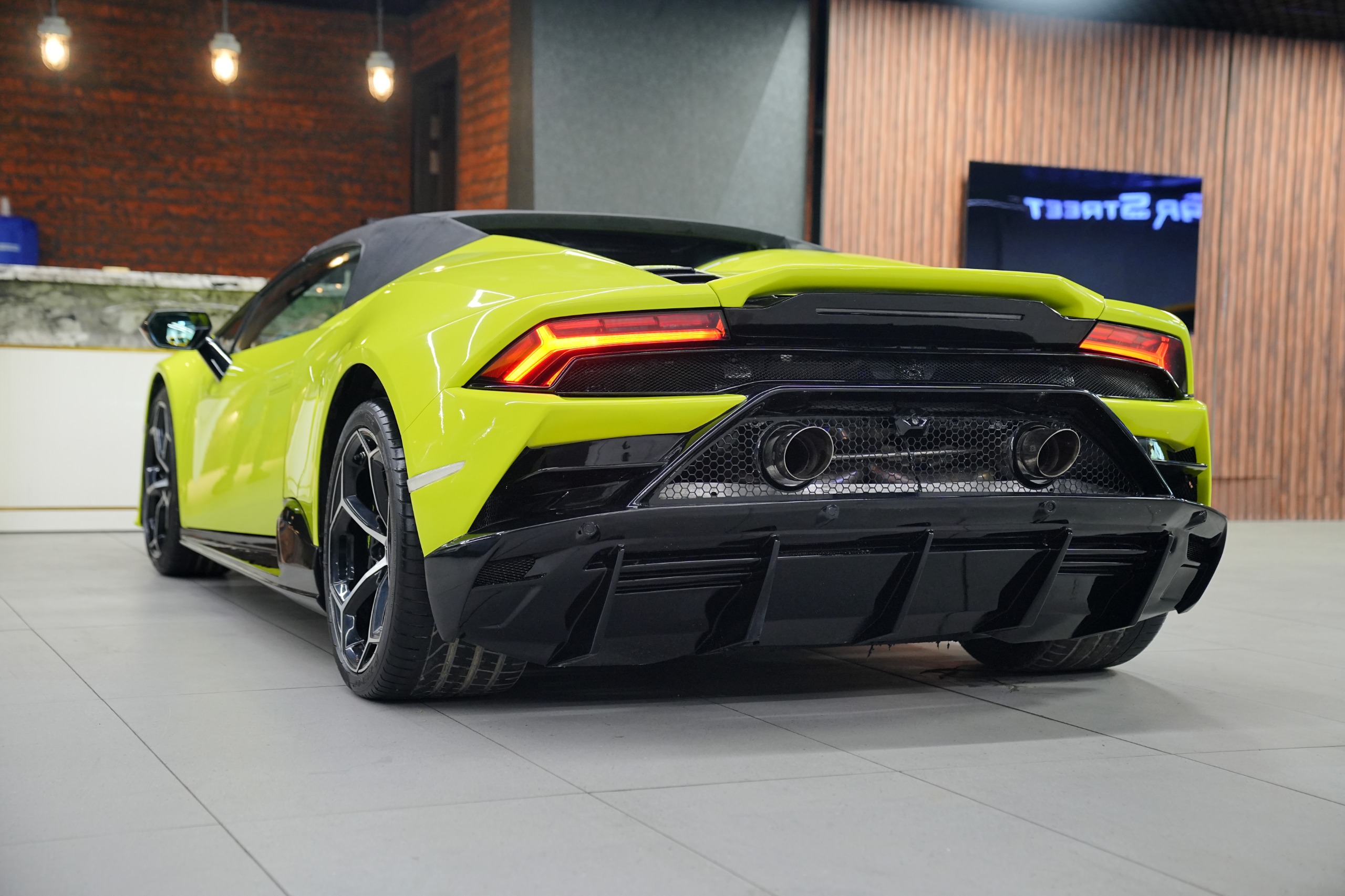 Lamborghini Huracan 580-2 RWD Spyder